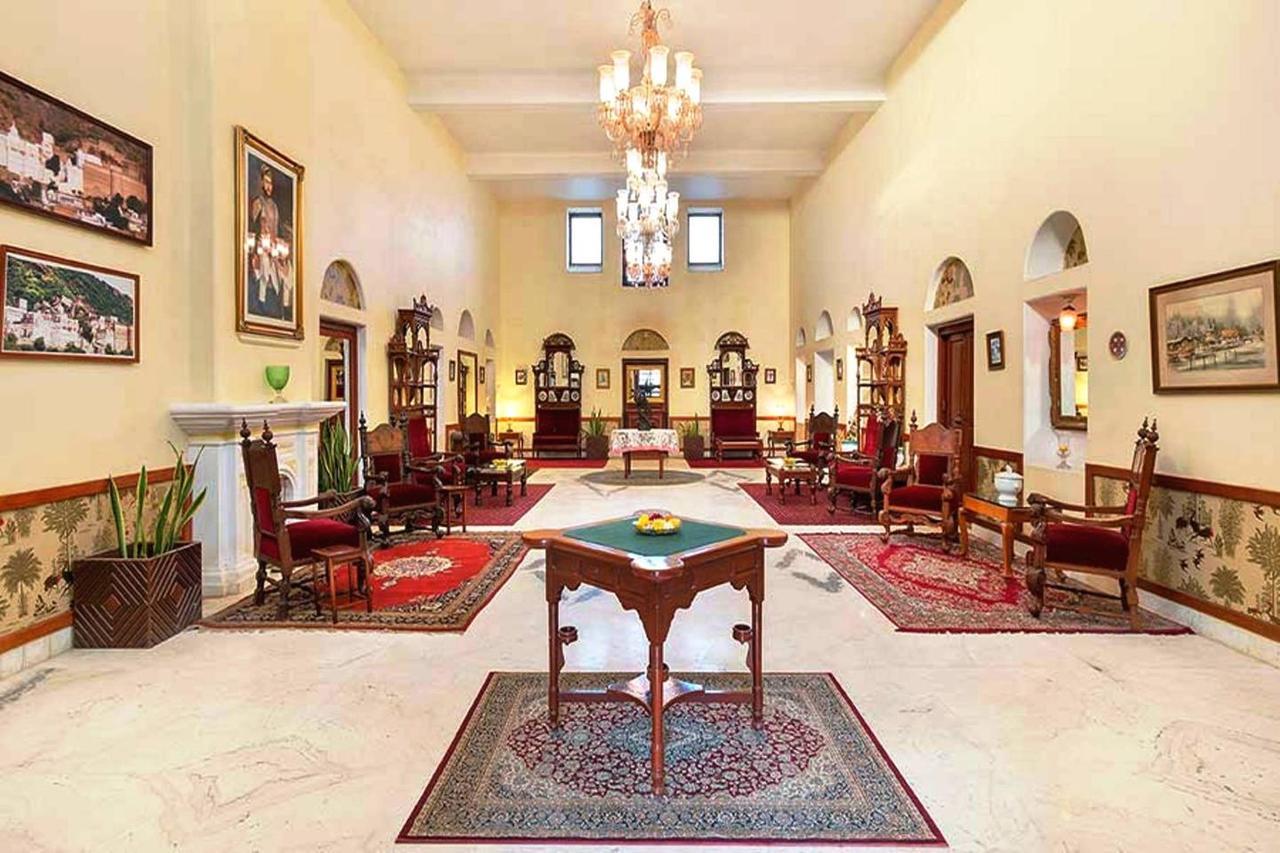 Kesar Bhawan Palace Mount Abu Exterior foto